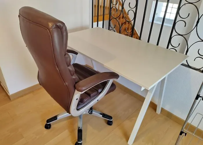 Spacieuse Et Confortable Maison Avec Garage